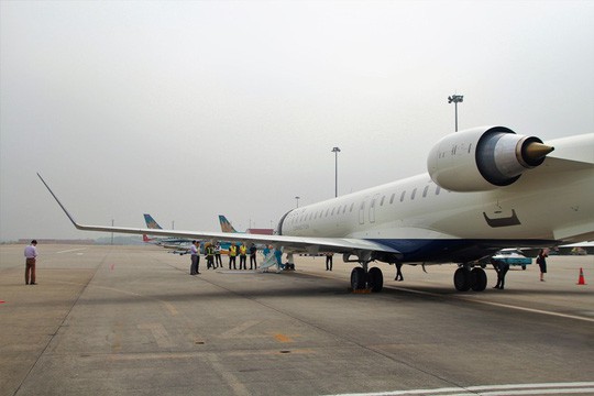 Bay thử nghiệm máy bay CRJ900 Bombardier tại Nội Bài - Ảnh 2.