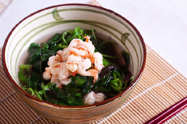 Loại rau giàu canxi được mệnh danh là siêu thực phẩm của xương: Ở Việt Nam giá cực rẻ - Ảnh 1.