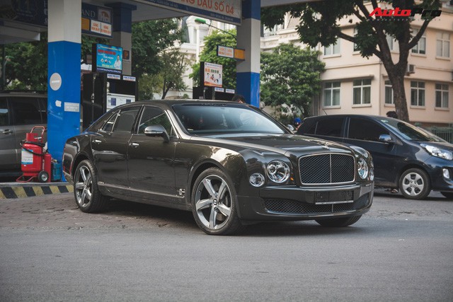 Chạm mặt Bentley Mulsanne bản hiếm, màu độc của đại gia Hà thành - Ảnh 3.