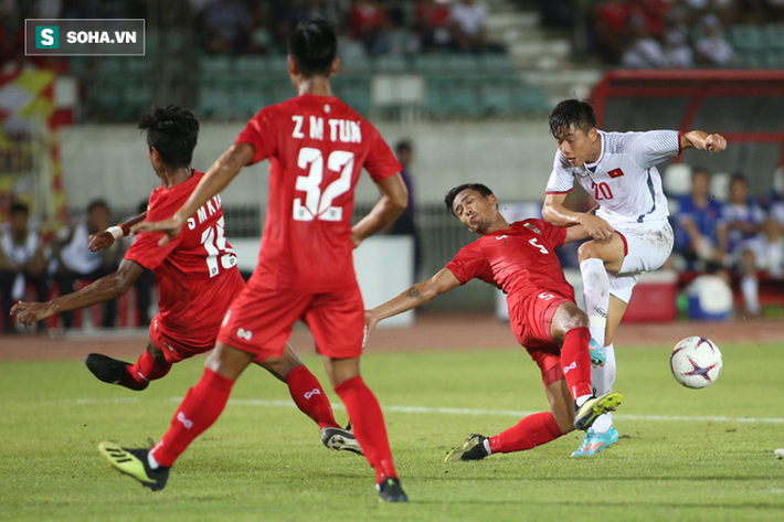Có một ánh đèn khác mà thầy trò HLV Park Hang-seo sợ hơn cả lazer - Ảnh 1. Có một ánh đèn khác mà thầy trò HLV Park Hang-seo sợ hơn cả lazer - Ảnh 1.