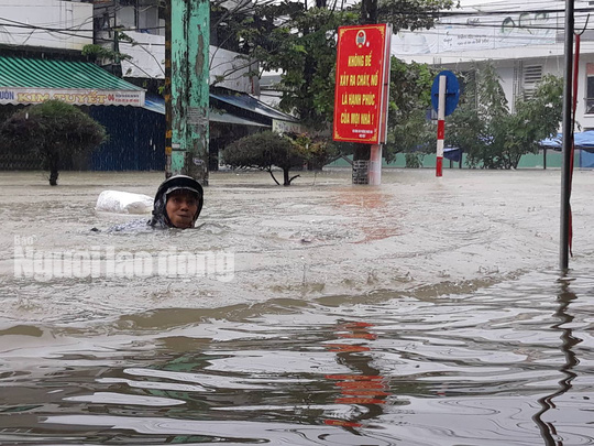 Quảng Nam: Mưa lũ gây chết người, thủy điện vẫn thiếu cả tỉ khối nước - Ảnh 3.