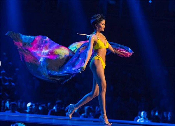 Những hình ảnh đẹp khó quên đưa HHen Niê tới kỳ tích top 5 Miss Universe: Từ bikini tới đầm sequin dạ hội, tất cả đều chinh phục trái tim người hâm mộ!  - Ảnh 15.