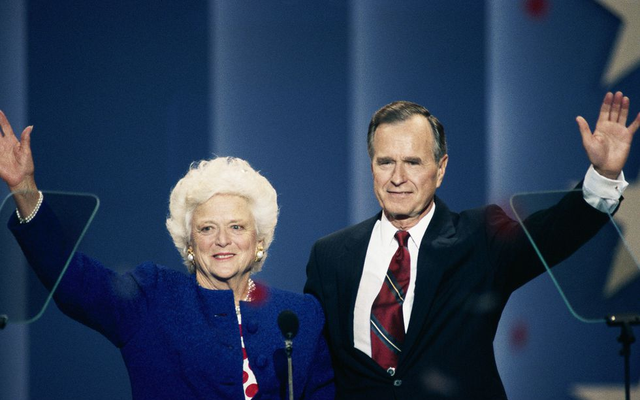 Câu chuyện tình như tiểu thuyết của cựu Tổng thống Mỹ Bush cha và vợ: Suốt 73 năm cảm xúc không thay đổi và vẫn nói anh yêu em hằng đêm - Ảnh 2.