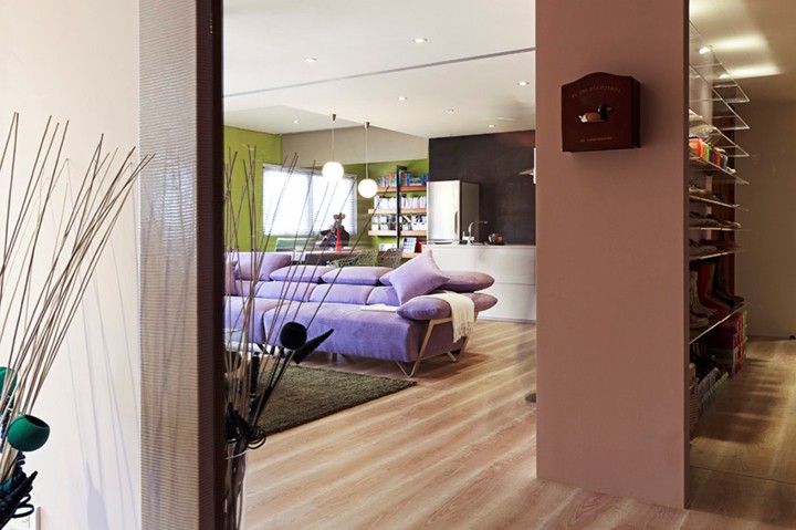 Căn hộ màu sắc được trang trí bằng giấy dán tường - Ảnh 2. Căn hộ màu sắc được trang trí bằng giấy dán tường - Ảnh 2.