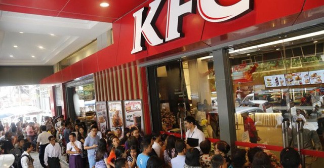 Ở phương Tây, Noel là phải ăn gà rán! – Lời nói dối kinh điển” của KFC đưa Nhật Bản trở thành thị trường tiêu thụ lớn thứ 3 thế giới của hãng này từ bờ vực phá sản - Ảnh 4.