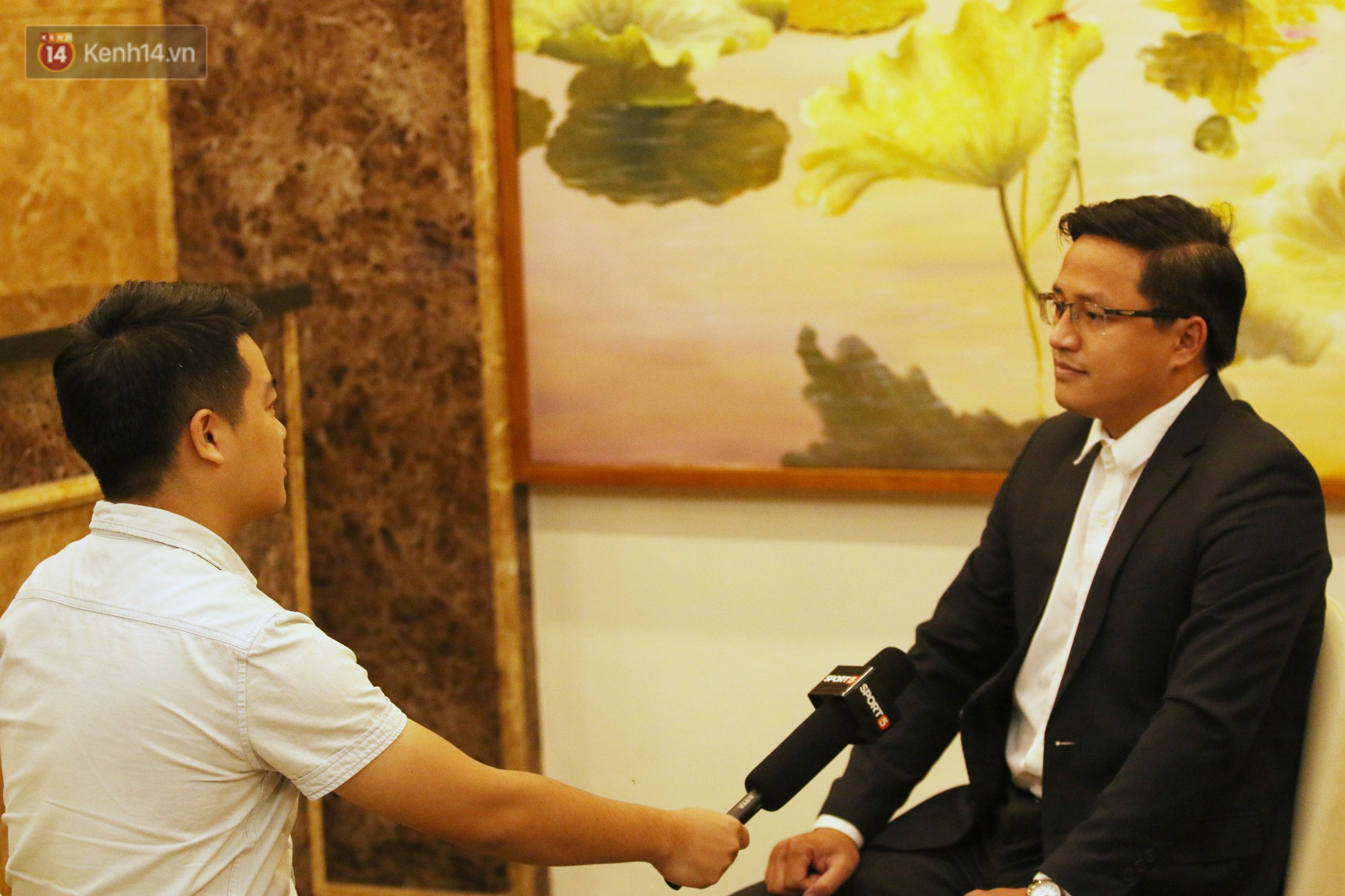 Người hiến kế di dời 40 quả cầu đá: Tuyển Việt Nam sẽ nâng Cup vô địch AFF vào ngày 15/12, tại Mỹ Đình - Ảnh 1. Người hiến kế di dời 40 quả cầu đá: Tuyển Việt Nam sẽ nâng Cup vô địch AFF vào ngày 15/12, tại Mỹ Đình - Ảnh 1.