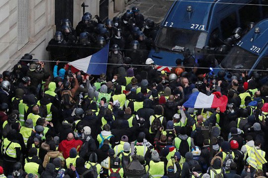 Pháp: Bạo loạn tiếp diễn, số người bị bắt tăng vọt - Ảnh 2.