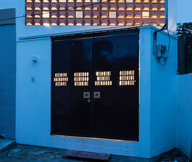 Nhà 43m2 méo mó giữa Sài Gòn xuất hiện ấn tượng trên báo Mỹ - Ảnh 2. Nhà 43m2 méo mó giữa Sài Gòn xuất hiện ấn tượng trên báo Mỹ - Ảnh 2.