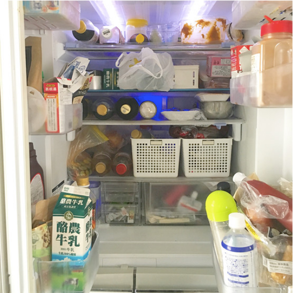  Tủ lạnh sau Tết “ngồn ngộn” đồ ăn, đây là cách người vợ trẻ ở Nhật sắp xếp giúp không gian lưu trữ tăng gấp đôi  - Ảnh 1.