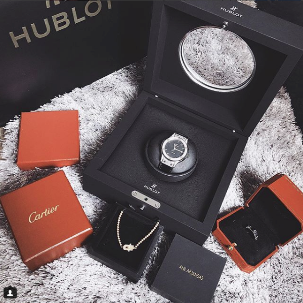 HH Kỳ Duyên đập hộp chiếc Hublot 400 triệu: 138 viên kim cương và là niềm mơ ước của dân chơi sành sỏi - Ảnh 3.