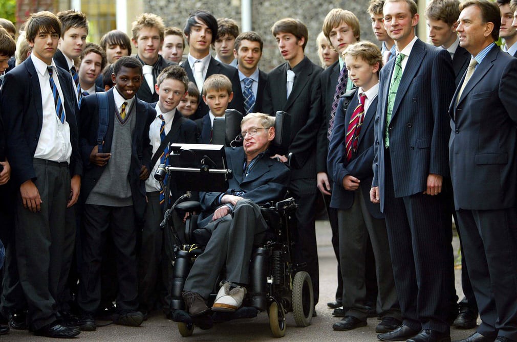 Cuộc đời phi thường qua ảnh của cố Giáo sư Stephen Hawking: Biểu tượng của lòng dũng cảm và là nguồn cảm hứng bất tận để bạn vượt qua mọi khó khăn - Ảnh 13. Cuộc đời phi thường qua ảnh của cố Giáo sư Stephen Hawking: Biểu tượng của lòng dũng cảm và là nguồn cảm hứng bất tận để bạn vượt qua mọi khó khăn - Ảnh 13.