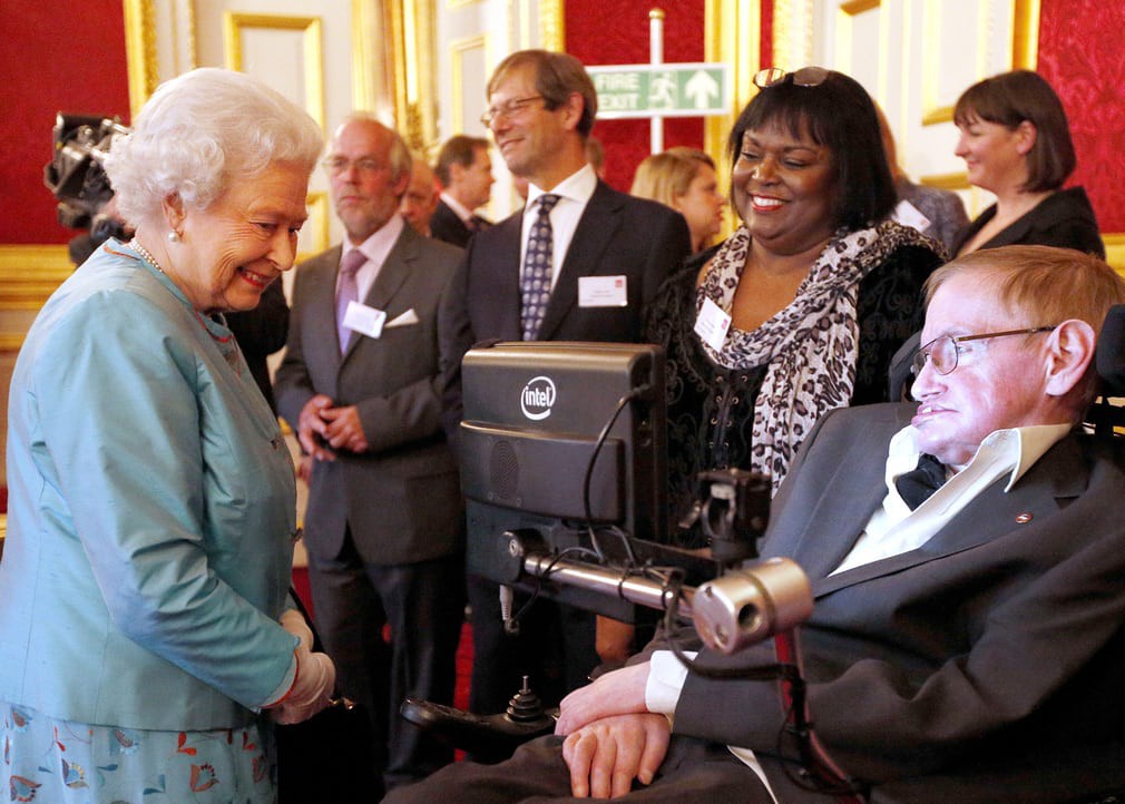 Cuộc đời phi thường qua ảnh của cố Giáo sư Stephen Hawking: Biểu tượng của lòng dũng cảm và là nguồn cảm hứng bất tận để bạn vượt qua mọi khó khăn - Ảnh 12. Cuộc đời phi thường qua ảnh của cố Giáo sư Stephen Hawking: Biểu tượng của lòng dũng cảm và là nguồn cảm hứng bất tận để bạn vượt qua mọi khó khăn - Ảnh 12.