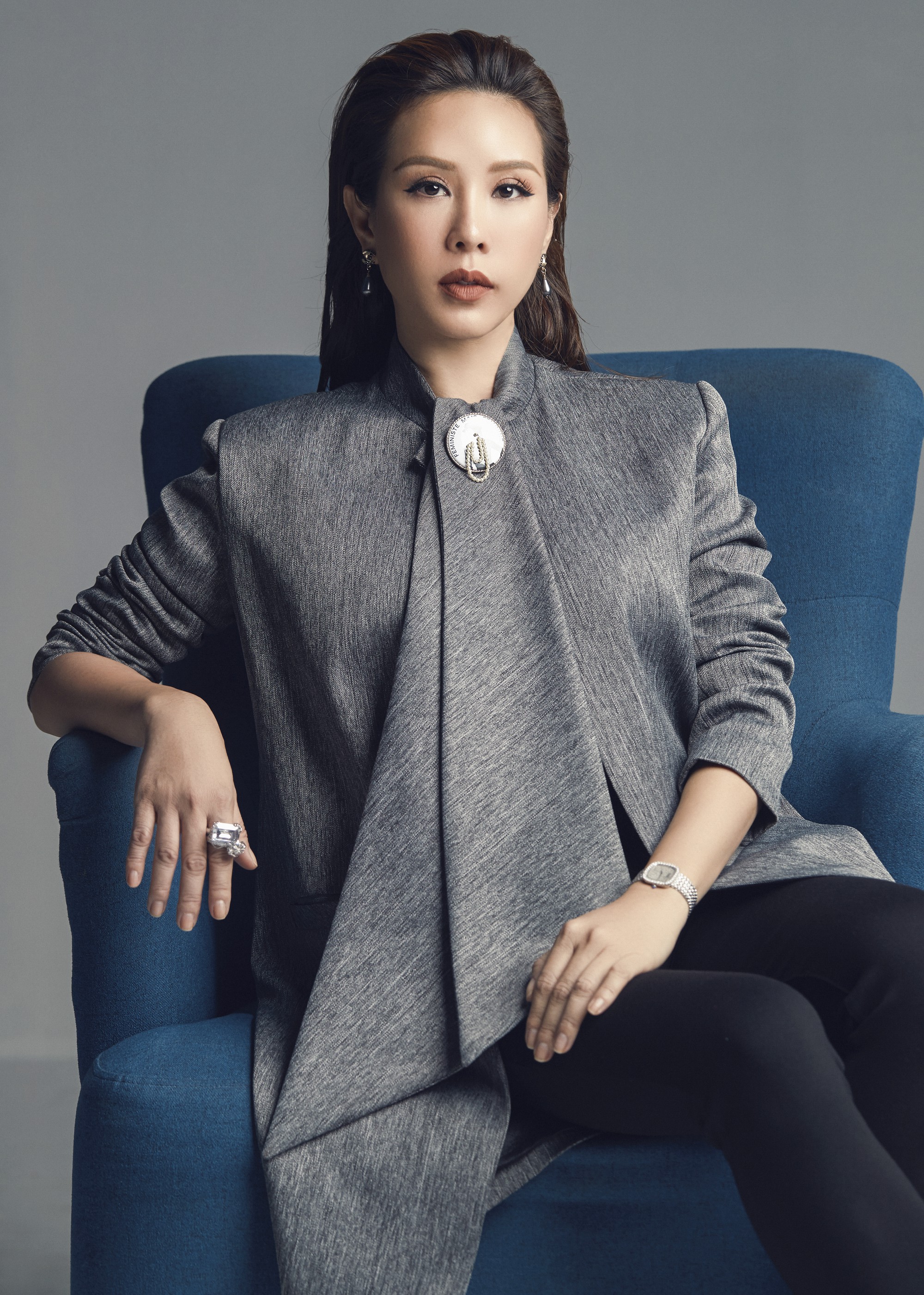 Tuổi thơ khó nhọc, lăn lộn làm đủ nghề trước khi gây dựng đế chế về thẩm mỹ, doanh nhân Thu Hoài dạy con: Không cái gì tự dưng mà có ở trên đời - Ảnh 1. Tuổi thơ khó nhọc, lăn lộn làm đủ nghề trước khi gây dựng đế chế về thẩm mỹ, doanh nhân Thu Hoài dạy con: Không cái gì tự dưng mà có ở trên đời - Ảnh 1.