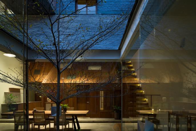 Ngôi nhà mang nét kiến trúc cổ Bắc Bộ xuất hiện lung linh trên báo ngoại - Ảnh 9. Ngôi nhà mang nét kiến trúc cổ Bắc Bộ xuất hiện lung linh trên báo ngoại - Ảnh 9.