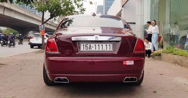 Cận cảnh Rolls-Royce Ghost biển ngũ quý 1 được rao bán lại giá 11,5 tỷ đồng - Ảnh 15.