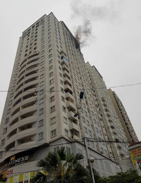  Hà Nội: Chuyển hồ sơ vụ cháy ở tầng 21 chung cư CT5 khu đô thị Văn Khê sang cơ quan điều tra - Ảnh 1.