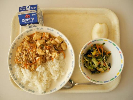Vì sao bữa trưa ở trường của trẻ em Nhật Bản được coi là chuẩn mực cho cả thế giới? - Ảnh 3.