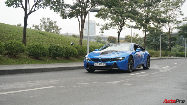 Bóng hồng duy nhất cầm lái BMW i8 tại hành trình siêu xe lớn nhất Việt Nam - Ảnh 3.