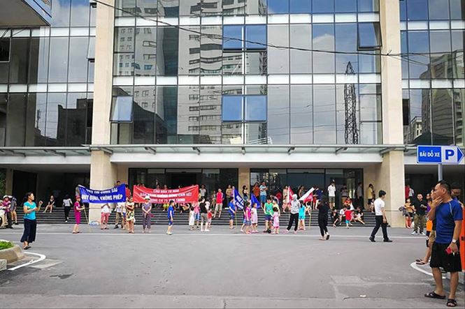 Tranh chấp căn hộ cao cấp lan rộng: Nhan nhản căn hộ chung cư đỏ - Ảnh 1. Tranh chấp nhà ở lan rộng: Nhan nhản nhà ở đỏ - Ảnh 1.