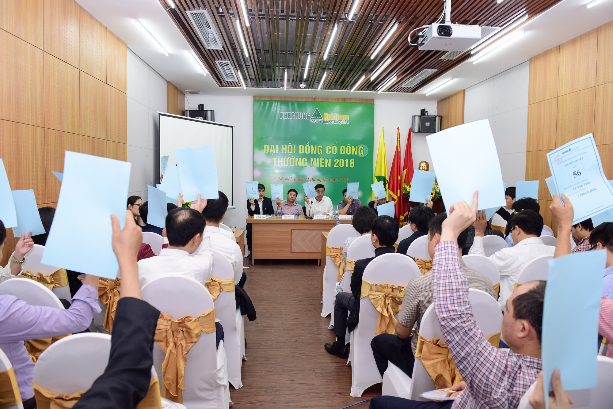 Phục Hưng Holdings (PHC) đẩy mạnh góp vốn đầu tư bất động sản, phát hành cổ phiếu tăng vốn và chuyển sàn HoSE - Ảnh 1. Phục Hưng Holdings (PHC) đẩy mạnh đầu tư bất động sản, phát hành cổ phiếu tăng vốn và chuyển sàn HoSE - Ảnh 1.