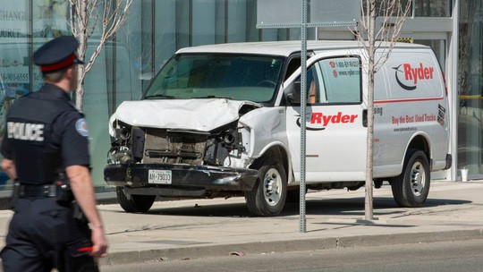 Canada: Xe tải lao vào đám đông, 10 người thiệt mạng - Ảnh 1.