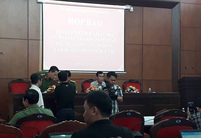 Công an Đắk Nông: Phế phẩm cà phê nhuộm pin con Ó được bán với giá 9.000 đồng/kg - Ảnh 5. Công an Đắk Nông: Phế phẩm cà phê nhuộm pin con Ó được bán với giá 9.000 đồng/kg - Ảnh 5.