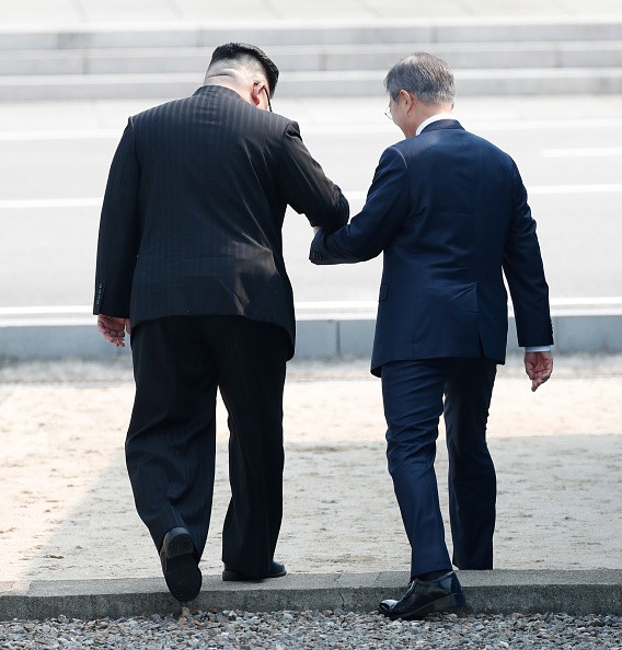Bước chân lịch sử của ông Kim Jong Un trên đất Hàn Quốc - Ảnh 4.