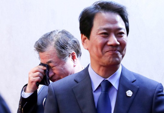 Sếp” tình báo Hàn Quốc bật khóc trong thượng đỉnh liên Triều - Ảnh 1.