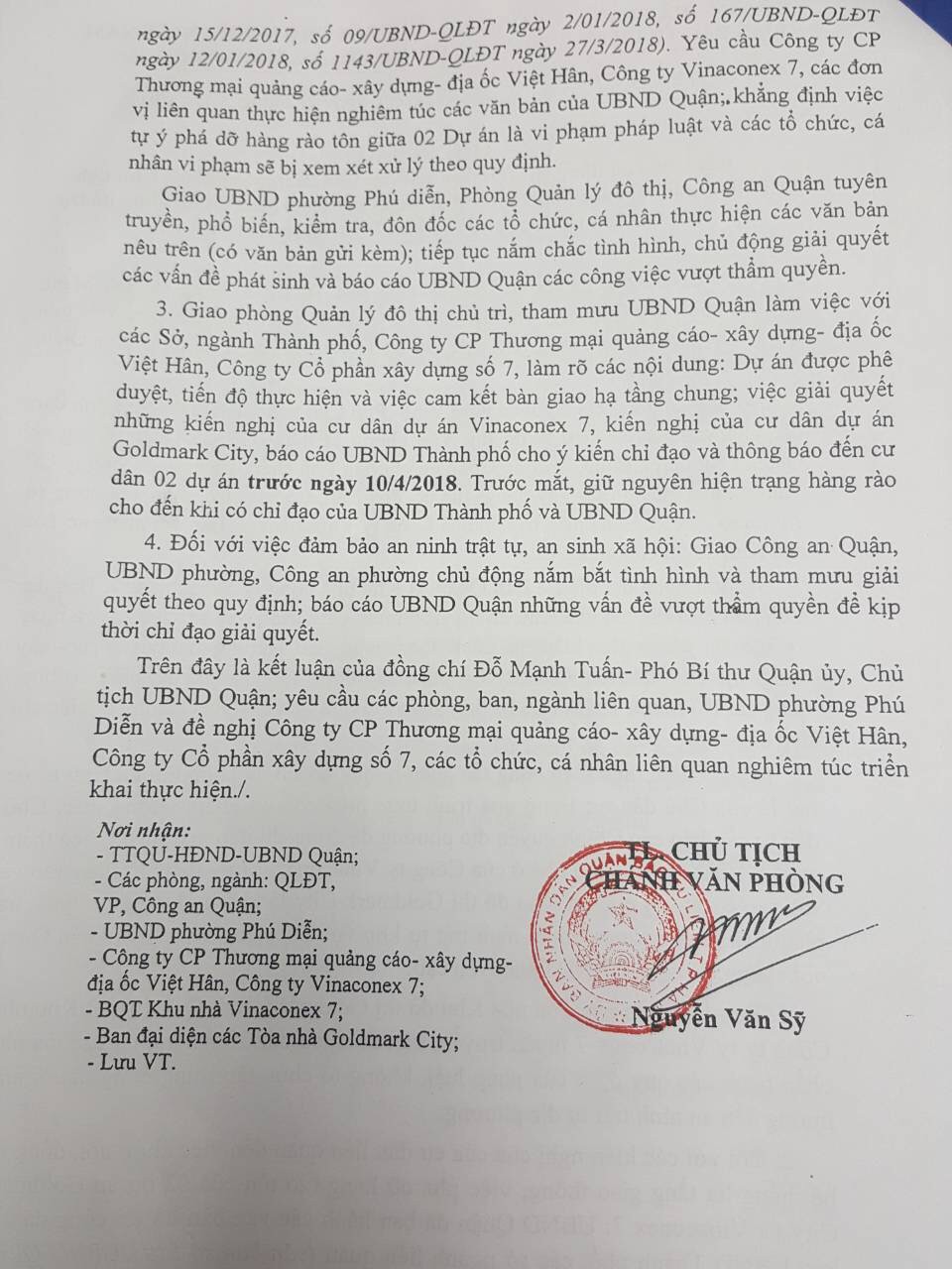Cư dân chung cư Vinaconex 7 và Goldmark City tranh chấp đường liên khu - Ảnh 4. Cư dân chung cư Vinaconex 7 và Goldmark City tranh chấp đường liên khu - Ảnh 4.