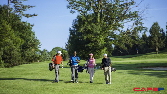 Sáng lập viên của chương trình Golf chiến thắng ung thư: Đến sân golf là một cách đơn giản mà hiệu quả - Ảnh 1.