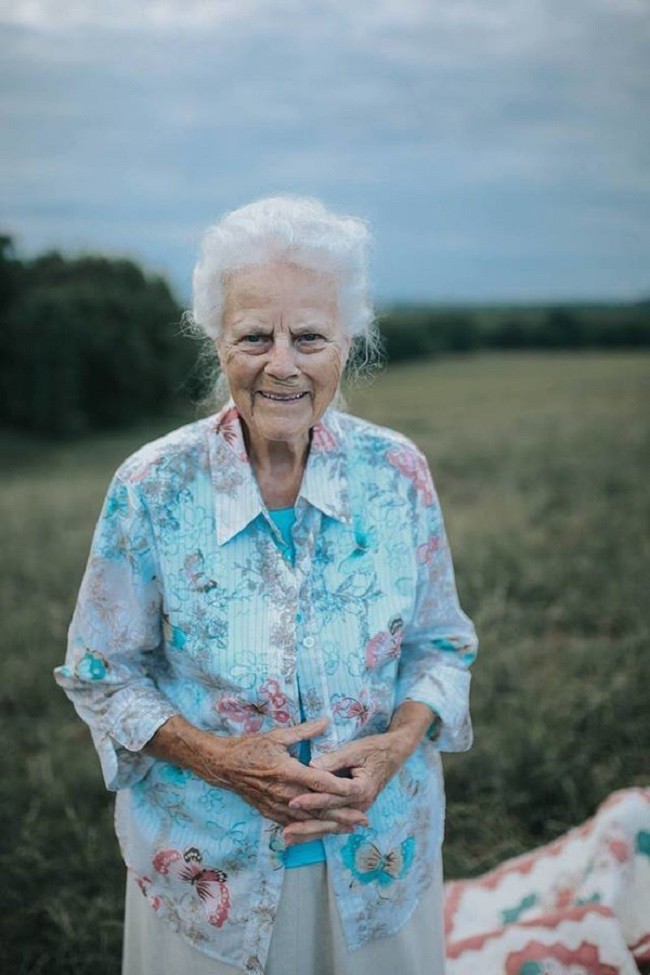 Gần 70 năm chưa từng rời bỏ nhau nửa bước, cặp vợ chồng này đã chứng minh cho cả thế giới thấy tình yêu lãng mạn không phân biệt tuổi tác - Ảnh 7. Gần 70 năm chưa từng rời bỏ nhau nửa bước, cặp vợ chồng này đã chứng minh cho cả thế giới thấy tình yêu lãng mạn không phân biệt tuổi tác - Ảnh 7.