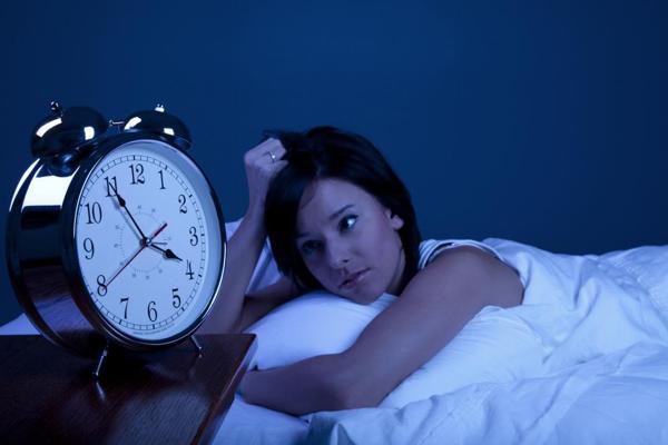 6 thói quen thường gặp là thủ phạm phá hoại giấc ngủ, thay đổi ngay để không hại chính mình - Ảnh 1.