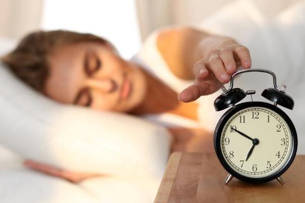 6 thói quen thường gặp là thủ phạm phá hoại giấc ngủ, thay đổi ngay để không hại chính mình - Ảnh 3.