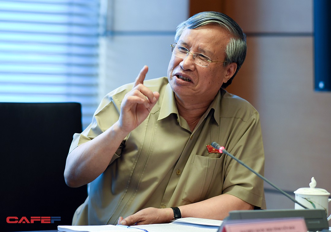 Ngân sách cứ tăng thu dựa vào đất, tài nguyên và cổ phần hóa thì đến khi bán hết sẽ tăng thu bằng gì? - Ảnh 1. Ngân sách cứ tăng thu dựa vào đất, tài nguyên và cổ phần hóa thì đến khi bán hết sẽ tăng thu bằng gì? - Ảnh 1.