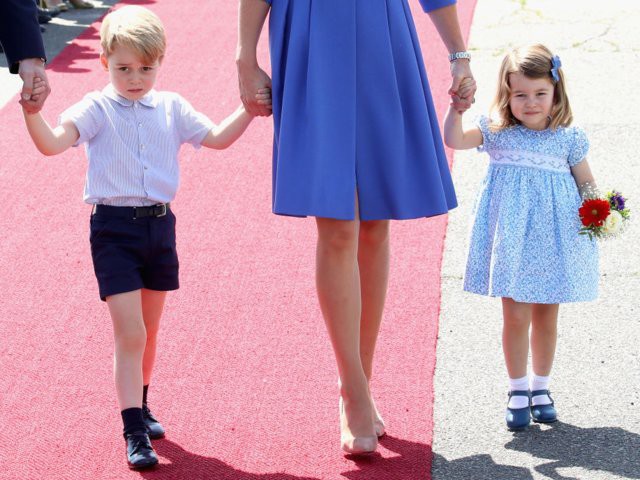 Công chúa nhỏ Charlotte 3 tuổi đã đóng góp hàng tỷ USD cho nền kinh tế Anh – nhiều hơn Hoàng tử George - Ảnh 1.