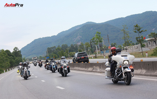 Nếm nắng, gió và mưa mau mùa hạ cùng hàng chục chiến mã Harley-Davidson trong hành trình về Đà Nẵng - Ảnh 13.