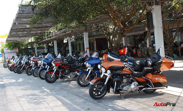 Nếm nắng, gió và mưa mau mùa hạ cùng hàng chục chiến mã Harley-Davidson trong hành trình về Đà Nẵng - Ảnh 10.