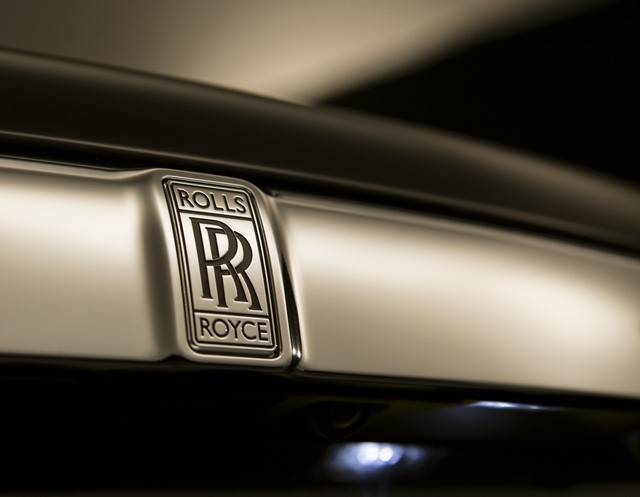Vốn nổi tiếng yên tĩnh nhưng Rolls-Royce Dawn có thể tạo ra một bản nhạc từ chính tiếng động trên xe - Ảnh 4.