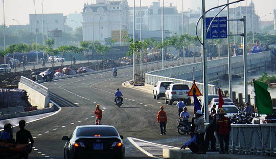 TP HCM: Cầu qua đảo Kim Cương chính thức thông xe - Ảnh 2.