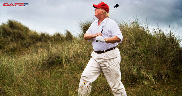 Tổng thống Donald Trump tự tin là “tay golf giỏi nhất trong giới siêu giàu”: Hãy để golf truyền cảm hứng, tạo động lực để thành công - Ảnh 1.