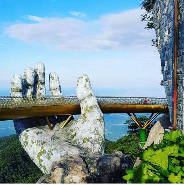 Ngắm tiên cảnh từ cây cầu vàng được nâng đỡ bởi đôi bàn tay khổng lồ siêu ấn tượng ở Đà Nẵng - Ảnh 4.