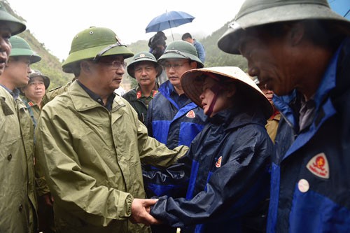  Chùm ảnh: Phó Thủ tướng Trịnh Đình Dũng chỉ đạo khắc phục hậu quả thiên tai tại Lai Châu - Ảnh 5.