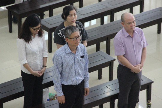 Em trai ông Đinh La Thăng được tòa tuyên giảm 2 năm tù - Ảnh 1.