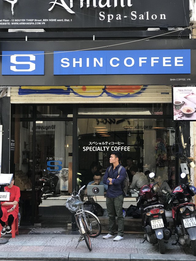 Khởi nghiệp thua lỗ phải sang Nhật kiếm tiền trả nợ, chàng trai này giờ là ông chủ của chuỗi cà phê Specialty, giá 100.000 đồng/ly mà khách nườm nượp, còn hỗ trợ The Coffee House mở quán - Ảnh 3.