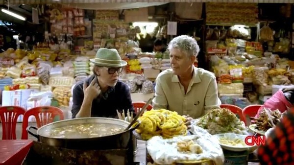 Những hình ảnh đáng nhớ của đầu bếp Anthony Bourdain trong hành trình khám phá ẩm thực Việt Nam - Ảnh 7.