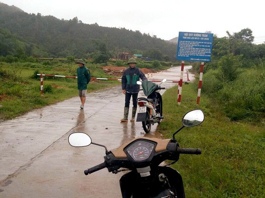 Quảng Ninh: Nước lũ tràn về, cô lập hoàn toàn cả một huyện - Ảnh 4.