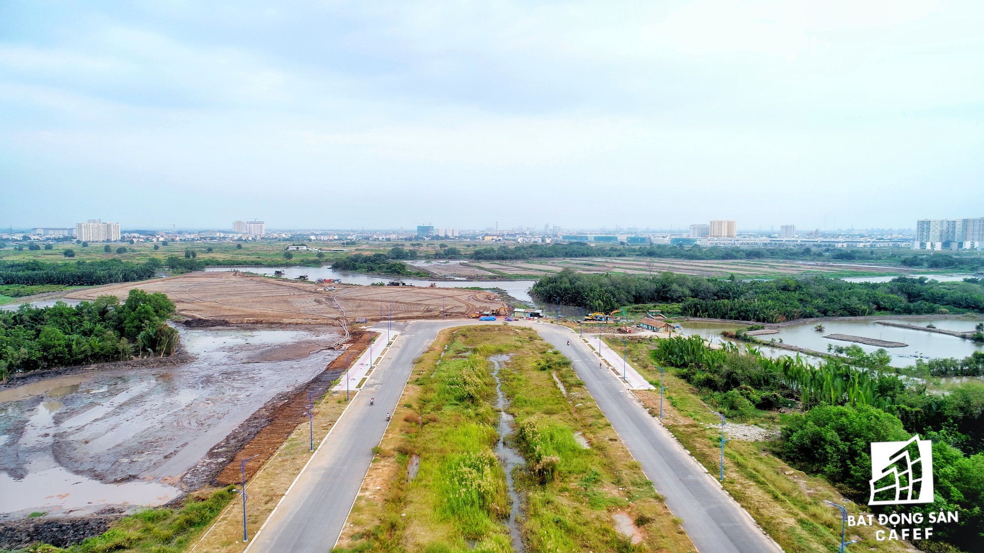 Toàn cảnh Khu liên hợp thể thao Rạch Chiếc (TP.HCM) 15.000 tỉ đồng lỡ hẹn Sea Games 31 nhìn từ trên cao - Ảnh 10. Toàn cảnh Khu liên hợp thể thao Rạch Chiếc (TP.HCM) 15.000 tỷ đồng lỡ hẹn Sea Games 31 nhìn từ trên cao - Ảnh 10.