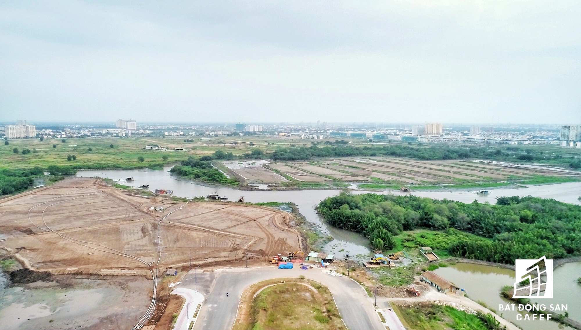 Toàn cảnh Khu phối hợp thể thao Rạch Chiếc (TP.HCM) 15.000 tỉ đồng lỡ hẹn Sea Games 31 nhìn từ trên cao - Ảnh 11. Toàn cảnh Khu phối hợp thể thao Rạch Chiếc (TP.HCM) 15.000 tỷ đồng lỡ hẹn Sea Games 31 nhìn từ trên cao - Ảnh 11.