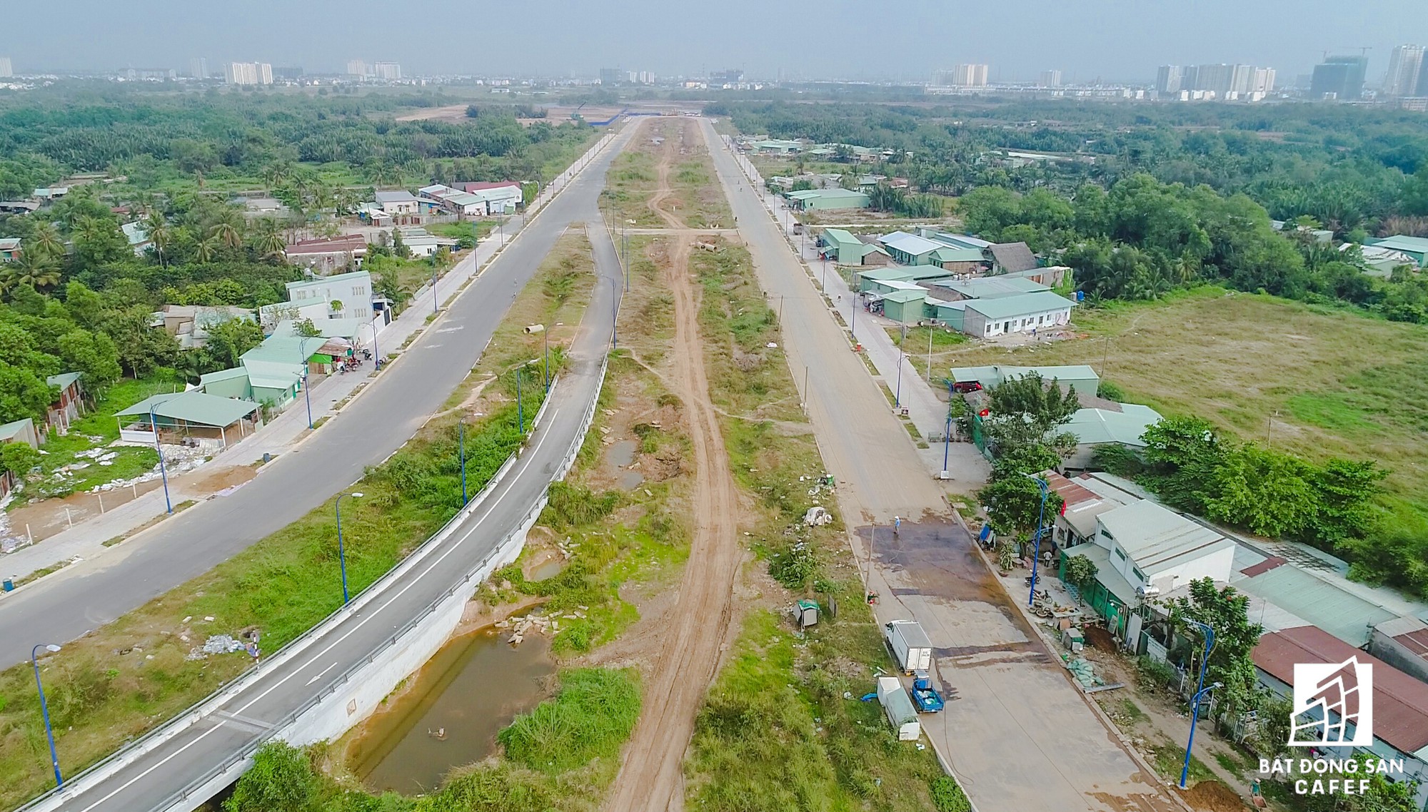 Toàn cảnh Khu phối hợp thể thao Rạch Chiếc (TP.HCM) 15.000 tỉ đồng lỡ hẹn Sea Games 31 nhìn từ trên cao - Ảnh 3. Toàn cảnh Khu liên hợp thể thao Rạch Chiếc (TP.HCM) 15.000 tỷ vnđ lỡ hẹn Sea Games 31 nhìn từ trên cao - Ảnh 3.