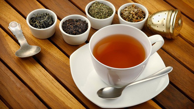 4 kiểu uống nước làm tổn thương thận từng giờ: Đáng tiếc có thể bạn cũng mắc sai lầm này - Ảnh 5. 4 kiểu uống nước làm tổn thương thận từng giờ: Đáng tiếc có thể bạn cũng mắc sai lầm này - Ảnh 5.